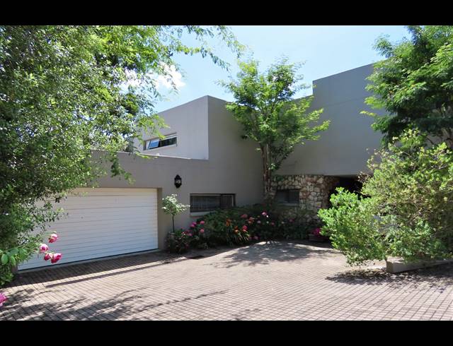 3 BEDROOM GATED ESTATE RENTED IN BRYANSTON